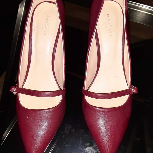 Pumps - Picture 2 of 2